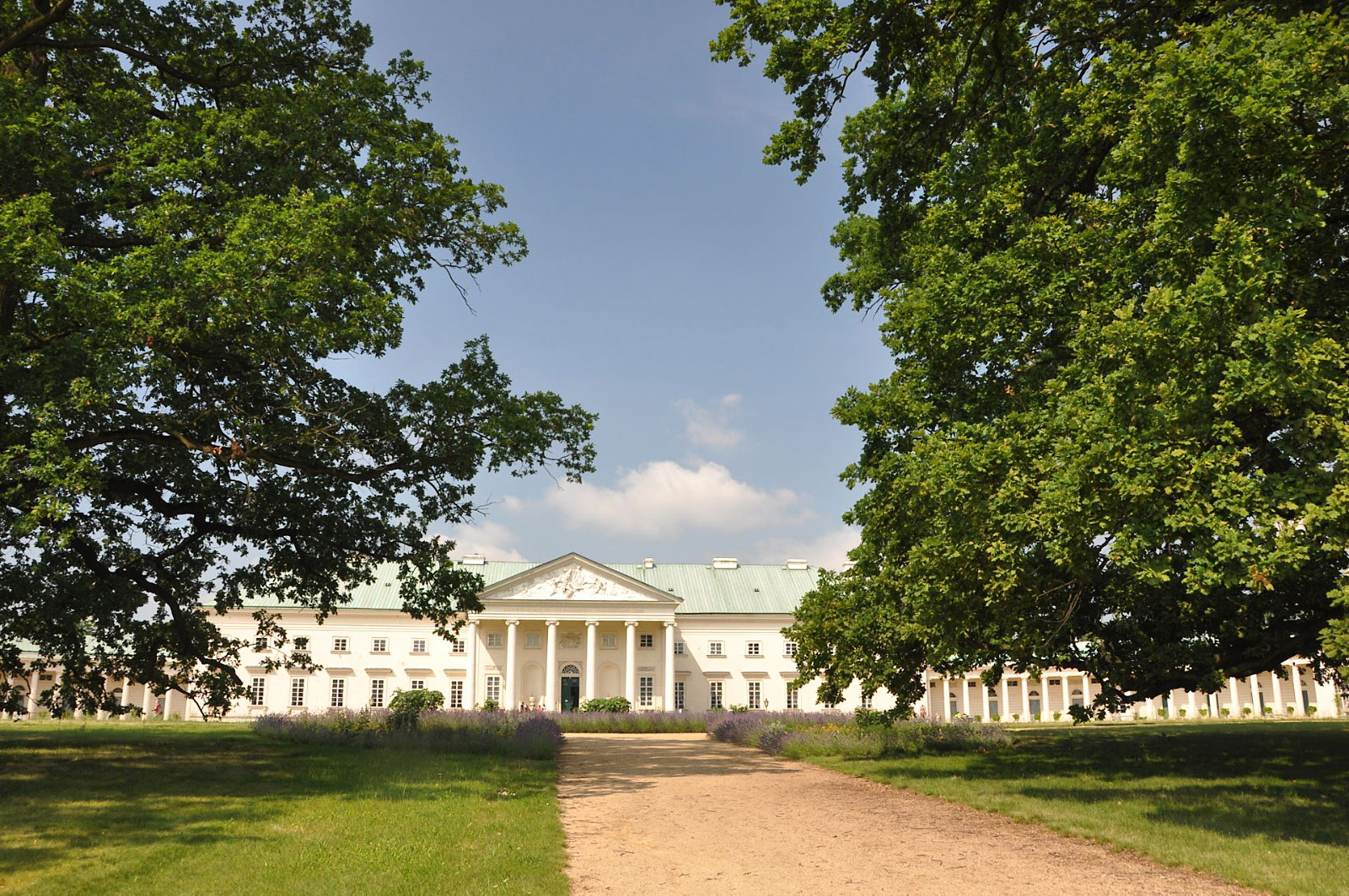 Zamek Kacina (Photo license: CC BY 2.0)